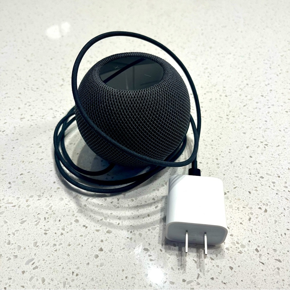 Apple HomePod mini in black